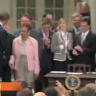SEC-JOBS-Act--How-does-Title-III-Equity-Crowdfunding-work-_low-compressed
