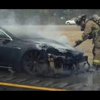 Third-TESLA-Model-S-Catches-FIRE-compressed